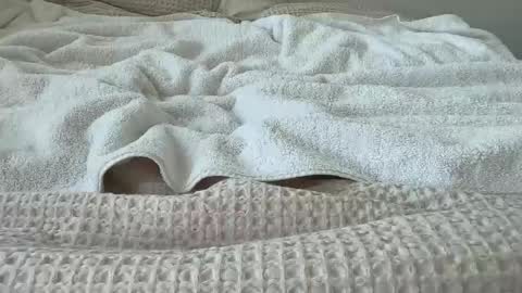 tall smooth vers gay online show from January 12, 4:18 pm