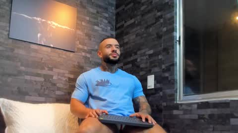 brucedallas online show from October 16, 2:56 am