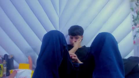 Snapshot of bruno_cruz chatting on November 30, 4:49 am Bruno Cruz online show from November 30, 4:49 am