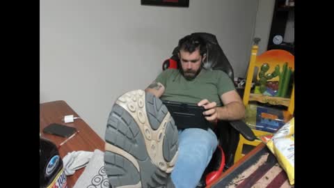 BRUTALMASTER1983 online show from January 2, 7:07 pm