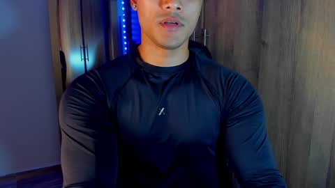 Snapshot of bryan_boy_ chatting on January 15, 1:23 am bryan online show from January 15, 1:23 am