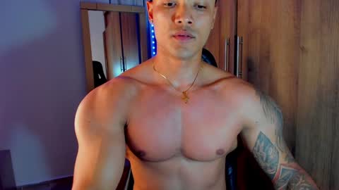 Snapshot of bryan_boy_ chatting on January 23, 2:55 am bryan online show from January 23, 2:55 am