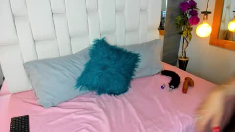 bryna_ online show from January 12, 3:28 am