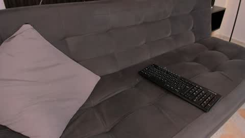 Snapshot of bryxxxon1 chatting on December 5, 6:33 pm Bryxon online show from December 5, 6:33 pm