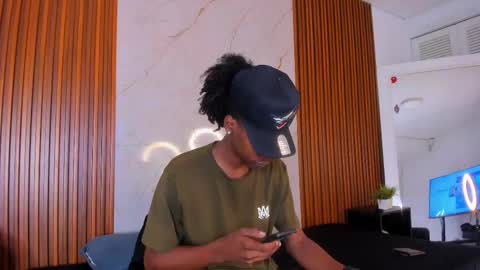 Snapshot of bryxxxon1 chatting on February 13, 3:03 pm Bryxon online show from February 13, 3:03 pm