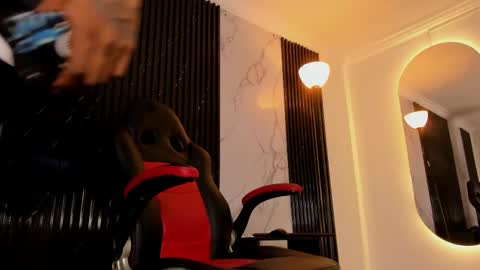 Snapshot of bryxxxon1 chatting on February 23, 3:56 am Bryxon online show from February 23, 3:56 am