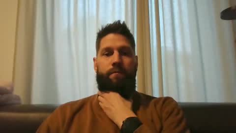 Snapshot of bubblebee1982 chatting on December 11, 8:26 am bubblebee1982 online show from December 11, 8:26 am