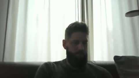 Snapshot of bubblebee1982 chatting on December 14, 1:05 pm bubblebee1982 online show from December 14, 1:05 pm