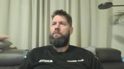 Snapshot of bubblebee1982 chatting on December 20, 7:17 pm bubblebee1982 online show from December 20, 7:17 pm