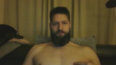 Snapshot of bubblebee1982 chatting on December 22, 5:01 am bubblebee1982 online show from December 22, 5:01 am