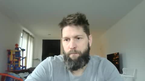 Snapshot of bubblebee1982 chatting on January 4, 2:14 pm bubblebee1982 online show from January 4, 2:14 pm