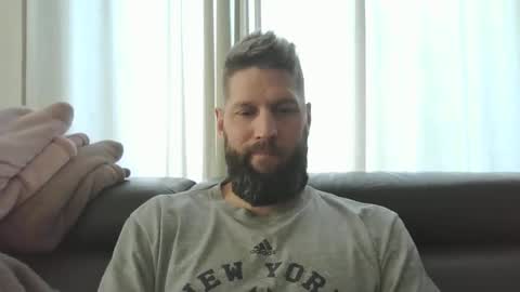 Snapshot of bubblebee1982 chatting on January 11, 1:01 pm bubblebee1982 online show from January 11, 1:01 pm