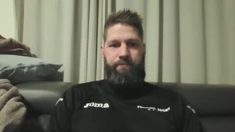 Snapshot of bubblebee1982 chatting on January 15, 6:22 am bubblebee1982 online show from January 15, 6:22 am