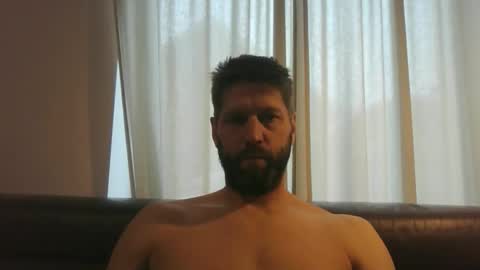 Snapshot of bubblebee1982 chatting on October 2, 7:04 am bubblebee1982 online show from October 2, 7:04 am