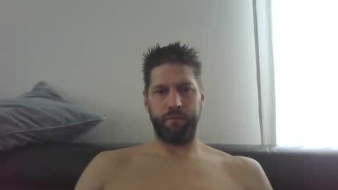 Snapshot of bubblebee1982 chatting on October 10, 9:41 am bubblebee1982 online show from October 10, 9:41 am