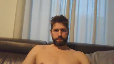 Snapshot of bubblebee1982 chatting on October 19, 4:18 pm bubblebee1982 online show from October 19, 4:18 pm