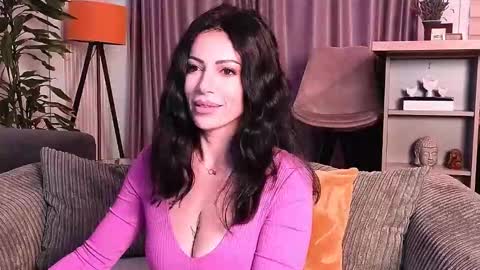 MayaCroft online show from October 5, 5:00 pm