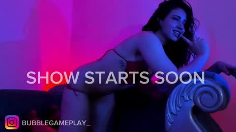 Snapshot of bubblewhite_ chatting on December 7, 11:18 am BubbleJereth online show from December 7, 11:18 am