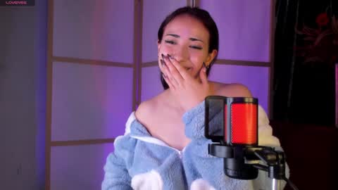 Snapshot of bubblewhite_ chatting on January 11, 2:25 pm BubbleJereth online show from January 11, 2:25 pm