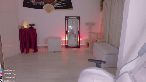 Snapshot of bubblewhite_ chatting on September 26, 2:48 am BubbleJereth online show from September 26, 2:48 am