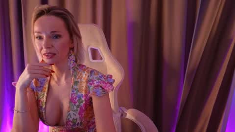 bubbling_crush online show from February 9, 5:08 am