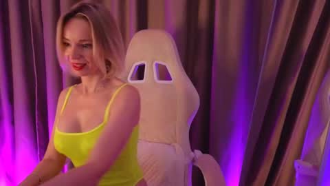 bubbling_crush online show from February 10, 10:51 pm