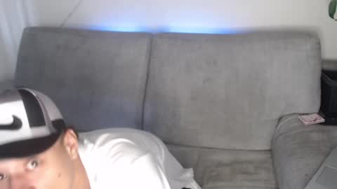 Snapshot of buda_and_cataleya_ chatting on September 15, 2:28 pm Buda y Cataleya online show from September 15, 2:28 pm