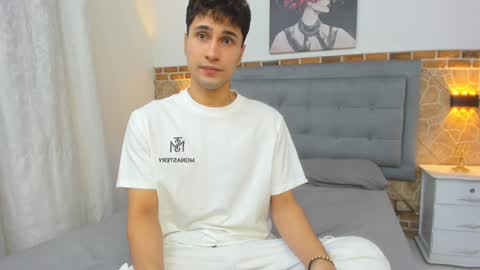 Snapshot of buddy_whitte chatting on January 15, 11:21 am Buddy Whitte online show from January 15, 11:21 am