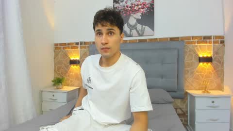 Snapshot of buddy_whitte chatting on January 15, 2:46 pm Buddy Whitte online show from January 15, 2:46 pm