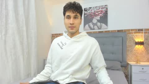 Snapshot of buddy_whitte chatting on January 20, 11:35 am Buddy Whitte online show from January 20, 11:35 am