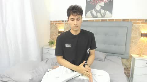 Snapshot of buddy_whitte chatting on January 22, 6:20 pm Buddy Whitte online show from January 22, 6:20 pm