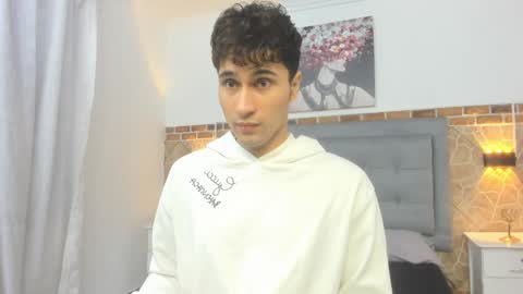 Snapshot of buddy_whitte chatting on January 29, 11:30 am Buddy Whitte online show from January 29, 11:30 am