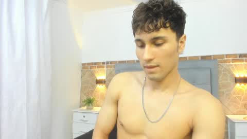 Snapshot of buddy_whitte chatting on January 29, 5:35 pm Buddy Whitte online show from January 29, 5:35 pm