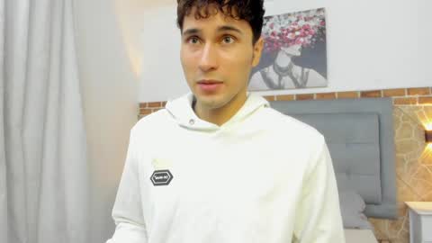 Snapshot of buddy_whitte chatting on February 1, 11:21 am Buddy Whitte online show from February 1, 11:21 am