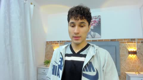 Snapshot of buddy_whitte chatting on February 3, 11:20 am Buddy Whitte online show from February 3, 11:20 am