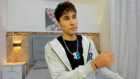 Snapshot of buddy_whitte chatting on February 4, 11:16 am Buddy Whitte online show from February 4, 11:16 am