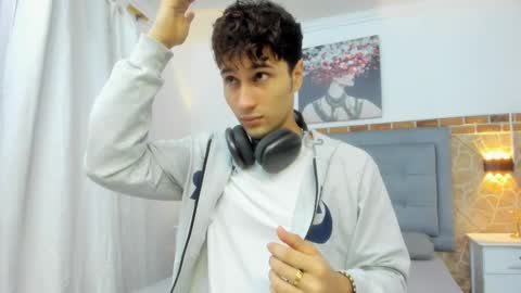 Snapshot of buddy_whitte chatting on February 10, 11:25 am Buddy Whitte online show from February 10, 11:25 am