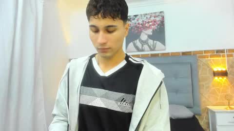 Snapshot of buddy_whitte chatting on February 17, 11:23 am Buddy Whitte online show from February 17, 11:23 am