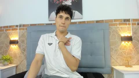 Snapshot of buddy_whitte chatting on March 7, 5:49 pm Buddy Whitte online show from March 7, 5:49 pm