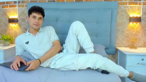 Snapshot of buddy_whitte chatting on March 10, 5:39 pm Buddy Whitte online show from March 10, 5:39 pm