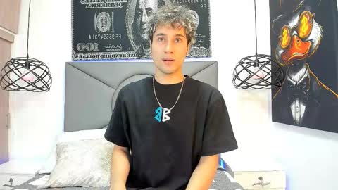 Snapshot of buddy_whitte chatting on October 24, 12:12 pm Buddy Whitte online show from October 24, 12:12 pm