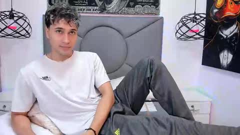 Snapshot of buddy_whitte chatting on November 12, 11:54 am Buddy Whitte online show from November 12, 11:54 am