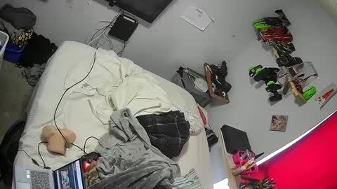 Snapshot of budsonly33 chatting on December 4, 5:22 pm budsonly33 online show from December 4, 5:22 pm