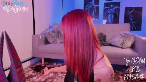 Snapshot of bumbum_kalibum chatting on December 8, 1:56 am Ivan online show from December 8, 1:56 am