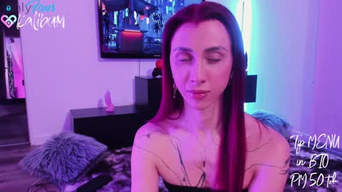 Snapshot of bumbum_kalibum chatting on February 4, 5:31 am Ivan online show from February 4, 5:31 am