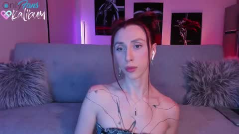 Snapshot of bumbum_kalibum chatting on February 15, 12:59 am Ivan online show from February 15, 12:59 am