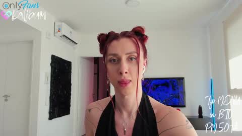 Snapshot of bumbum_kalibum chatting on February 19, 7:59 pm Ivan online show from February 19, 7:59 pm