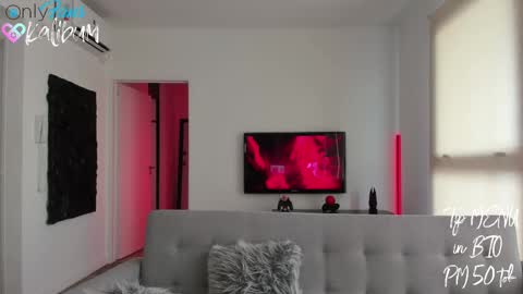 Snapshot of bumbum_kalibum chatting on February 25, 4:53 pm Ivan online show from February 25, 4:53 pm