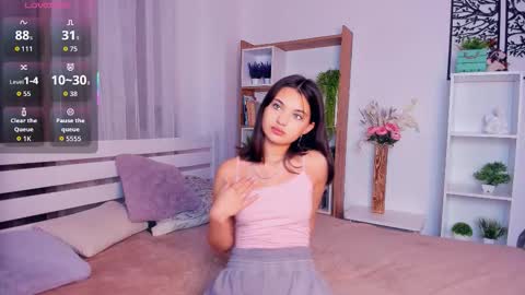 Snapshot of bunny_nova chatting on October 30, 8:05 am Aria online show from October 30, 8:05 am