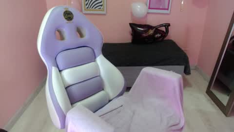 Snapshot of bunny_poison chatting on October 29, 2:19 pm ... . . ... online show from October 29, 2:19 pm